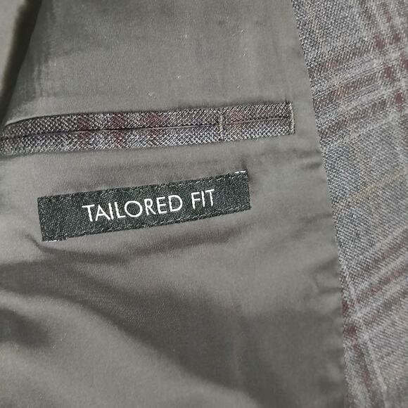 Jos.A.Bank Traveler Tailored-fit 48 Long WOOL Grey/maroon window pane plaid - Picture 7 of 15